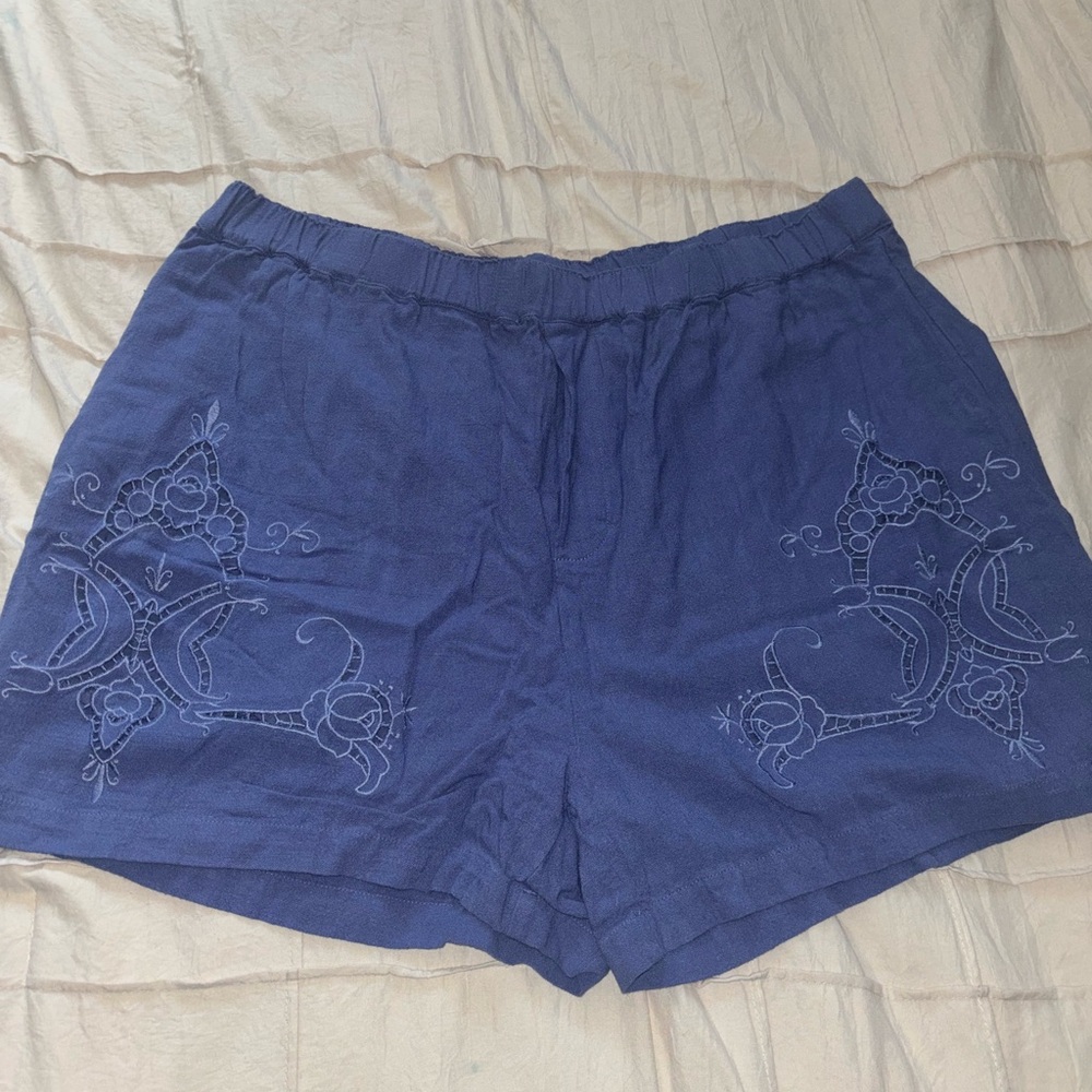 Elegant Embroidered Women's Shorts in Blue